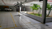 Carregar imagem no visualizador da galeria, Suporte pedestal para bike, desmontável e portátil - ParkingBIKE
